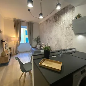 happy-family-apartments-lavagna.hotelitalianriviera.com/